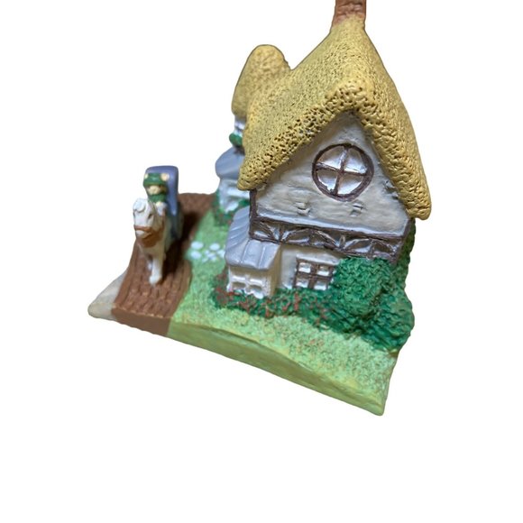 Avon 1994 Sunny Cottage Lane: Manor House Figure Decoration - Picture 7 of 12